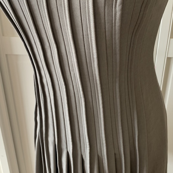 Andrew Marc, Marc New York, Gray Pleated A-Line Dress - size 2 - Picture 3 of 8
